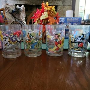 Set of 4 Disney glasses